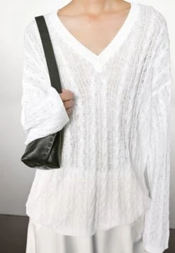 Massimo Dutti WIDE V-NECK OPEN-KNIT - Jumper - White -Massimo Dutti Shop 31ba555441f8431ab525e2d1dcf511ff