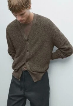 Massimo Dutti BUTTONED MOULINÉ V-NECK - Cardigan - Dark Brown -Massimo Dutti Shop 31d7a2447de84e83b5a9384a0aaf8713