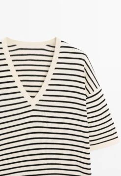 Massimo Dutti STRIPED V-NECK - Print T-shirt - Dark Blue 17 Massimo Dutti STRIPED V-NECK - Print T-shirt - Dark Blue -Massimo Dutti Shop 33838c84574a4d289f4b278f64b34d88