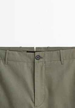 Massimo Dutti Studio - Wide Fit Poplin - Chinos - Khaki -Massimo Dutti Shop 338b6853c3ec45c58d11ba41bc8b134e