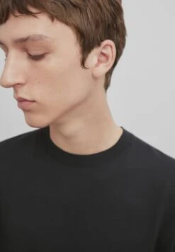 Massimo Dutti Studio - Short Sleeve - Basic T-Shirt - Blue 15 Massimo Dutti Studio - Short Sleeve - Basic T-Shirt - Blue -Massimo Dutti Shop 33edb89d927743d6a021b1671f41308b