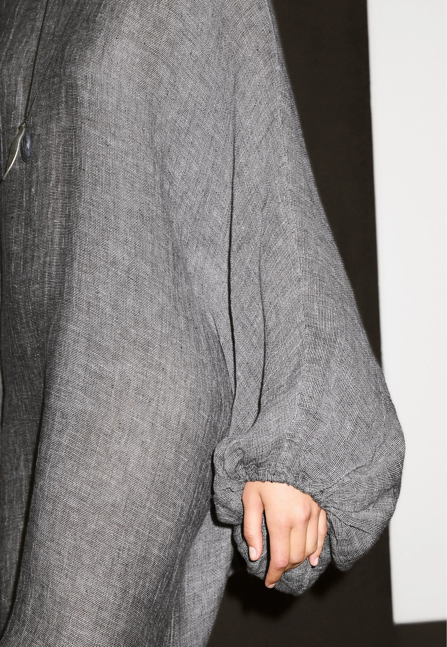 Massimo Dutti SHORT WITH SLEEVE DETAIL - Day Dress - Grey 6 Massimo Dutti SHORT WITH SLEEVE DETAIL - Day Dress - Grey - Image 4