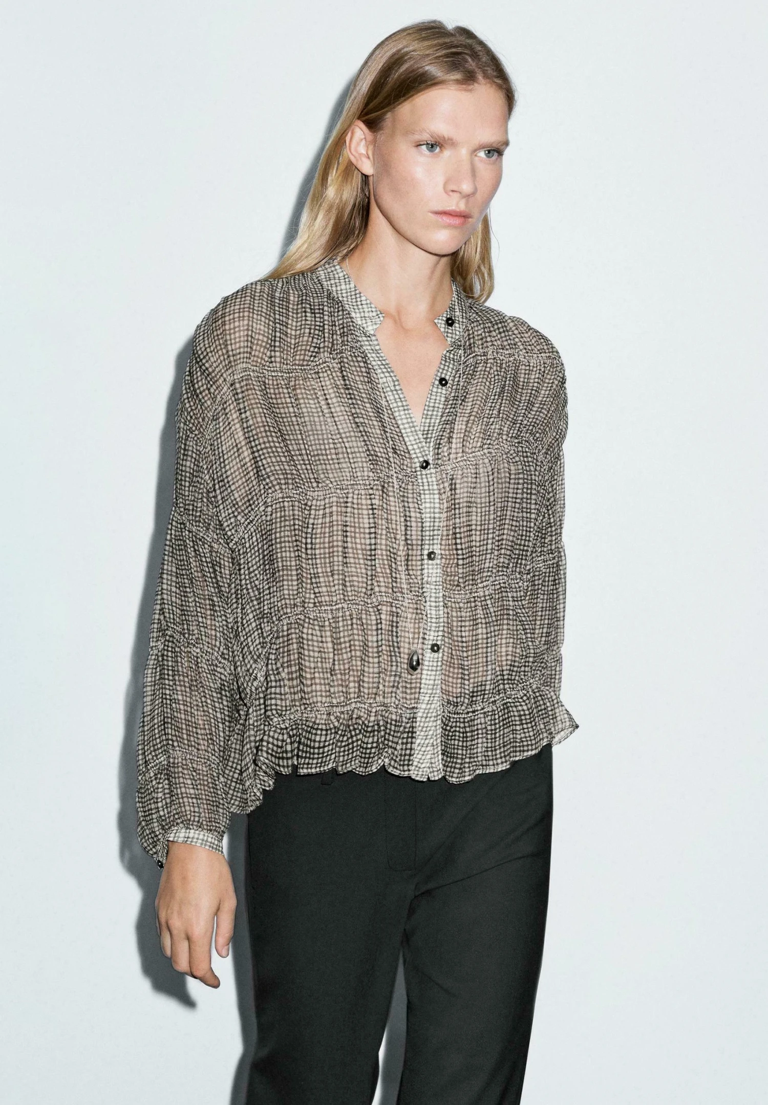 Massimo Dutti GATHERED GINGHAM GARMENT - Button-down Blouse - Black 3 Massimo Dutti GATHERED GINGHAM GARMENT - Button-down Blouse - Black