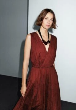 Massimo Dutti LONG PLEATED - Cocktail Dress / Party Dress - Dark Red -Massimo Dutti Shop 3525a66e58414fb6bd63ac227976e62a