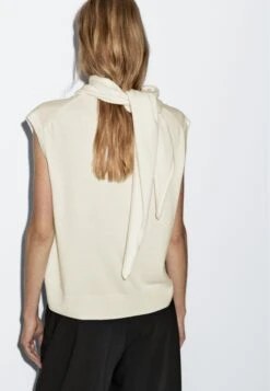 Massimo Dutti V-NECK WITH SCARF - Jumper - Beige -Massimo Dutti Shop 36503187fa3c4d59935ed84d7970e9b6