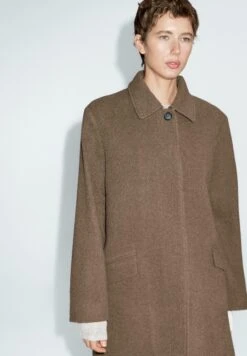 Massimo Dutti MID-LENGTH WITH FLAP POCKETS - Classic Coat - Olive -Massimo Dutti Shop 368512f2218444ae82e4a3d710a403f5