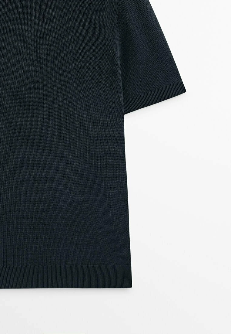 Massimo Dutti Vertical Textured Short Sleeve - Basic T-Shirt - Dark Blue 6 Massimo Dutti Vertical Textured Short Sleeve - Basic T-Shirt - Dark Blue - Image 4