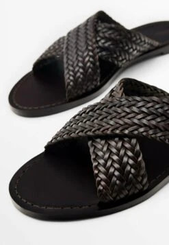 Massimo Dutti Crossover Vamp Plaited- Mules - Brown -Massimo Dutti Shop 37b62da09c154bb496929e2c8eb41a9d