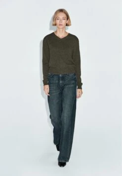 Massimo Dutti V-NECK - Jumper - Green 18 Massimo Dutti V-NECK - Jumper - Green -Massimo Dutti Shop 3876d2a60be64f2d8bafab930ae7de47