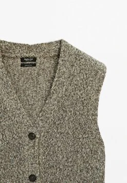 Massimo Dutti BUTTONED MOULINÉ V-NECK - Waistcoat - Green 14 Massimo Dutti BUTTONED MOULINÉ V-NECK - Waistcoat - Green -Massimo Dutti Shop 389a5fbecf7a44998b9a3c6abe1ed96e