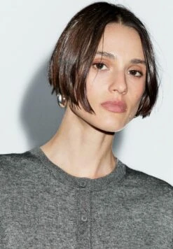 Massimo Dutti BUTTONED WITH CREW NECK - Cardigan - Grey 20 Massimo Dutti BUTTONED WITH CREW NECK - Cardigan - Grey -Massimo Dutti Shop 391eeed88045466e83c355f4d142f5de