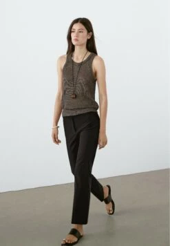 Massimo Dutti V-NECK - Top - Mottled Dark Green -Massimo Dutti Shop 393849bfdeaa4012bc1108774017d074