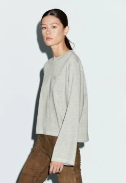 Massimo Dutti OVERSIZE LONG SLEEVE WITH POCKET DETAILS - Long Sleeved Top - Grey -Massimo Dutti Shop 39db479c879c49eabf02c39c5c7732aa