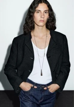 Massimo Dutti CROPPED CREW NECK WITH POCKETS - Light Jacket - Black -Massimo Dutti Shop 3a79f7e333484d1c9937670f12afe3db