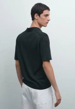 Massimo Dutti FINE V-NECK WITH SHORT SLEEVE - Polo Shirt - Dark Blue 13 Massimo Dutti FINE V-NECK WITH SHORT SLEEVE - Polo Shirt - Dark Blue -Massimo Dutti Shop 3a8f18cad7a543a8978cbba76d4bce26