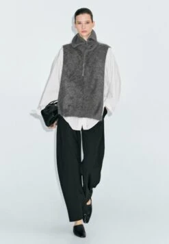 Massimo Dutti LONG ZIPPED - Cape - Grey 17 Massimo Dutti LONG ZIPPED - Cape - Grey -Massimo Dutti Shop 3b00faa09eff4c768f1bb437c60e2187