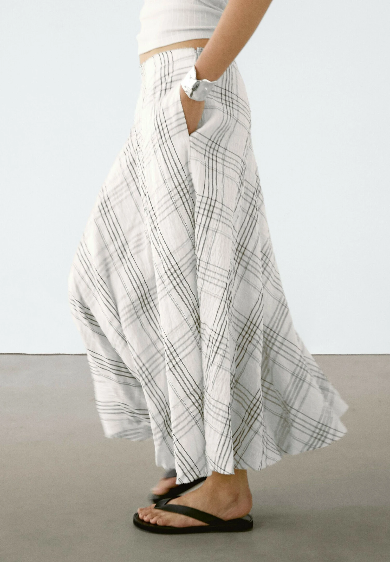 Massimo Dutti FLOWING CHECK MIDI - Maxi Skirt - White 6 Massimo Dutti FLOWING CHECK MIDI - Maxi Skirt - White - Image 4