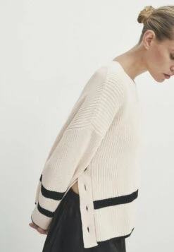 Massimo Dutti Purl With Stripes And Side Buttons - Jumper 14 Massimo Dutti Purl With Stripes And Side Buttons - Jumper -Massimo Dutti Shop 3c24ce90b8bf43d9acbe645660df1d84