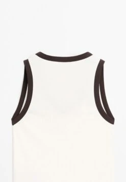 Massimo Dutti RIBBED V-NECK WITH THICK STRAPS - Basic T-shirt - White 15 Massimo Dutti RIBBED V-NECK WITH THICK STRAPS - Basic T-shirt - White -Massimo Dutti Shop 3cd05fe524404ce39207fb8578e4af84