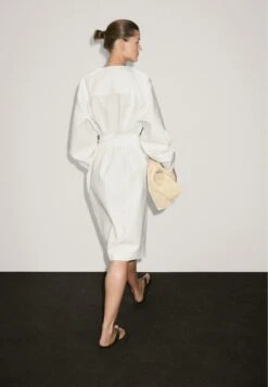 Massimo Dutti CONTRAST BUTTONS WITH BELT - Shirt Dress - WHITE 18 Massimo Dutti CONTRAST BUTTONS WITH BELT - Shirt Dress - WHITE -Massimo Dutti Shop 3e36cb1d386a487abdf0bdb231a395b8