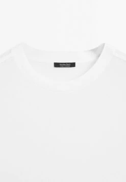 Massimo Dutti OVERSIZE WITH SEAM DETAIL - Basic T-shirt - White 23 Massimo Dutti OVERSIZE WITH SEAM DETAIL - Basic T-shirt - White -Massimo Dutti Shop 3e58e0453f58408381a7e4c255bb8576