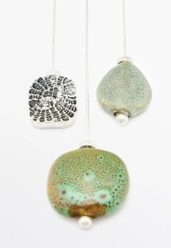 Massimo Dutti SET WITH TEXTURED - Brooch - Silver-coloured -Massimo Dutti Shop 3e649a3572794a4eb5bd1e8aa60fec34