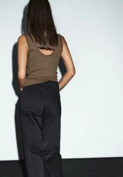 Massimo Dutti MID-WAIST STRAIGHT-LEG - Trousers - Dark Blue -Massimo Dutti Shop 3e74b73b67c64a31b2f80770a7e65be3