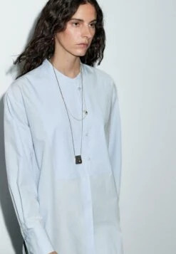 Massimo Dutti GARMENT WITH STAND COLLAR AND BIB - Button-down Blouse - Light Blue 13 Massimo Dutti GARMENT WITH STAND COLLAR AND BIB - Button-down Blouse - Light Blue -Massimo Dutti Shop 3e7d6365809e49f5ab882a7294b053aa