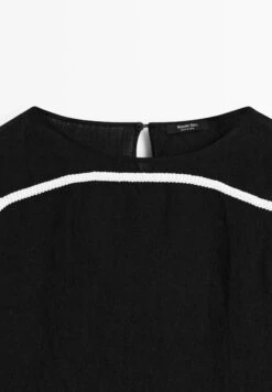 Massimo Dutti CONTRAST EMBROIDERY - Blouse - Black -Massimo Dutti Shop 3e960c2986a0480db31d2eadea12d47d