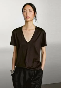 Massimo Dutti FLOWING V-NECK WITH SHORT SLEEVES - Basic T-shirt - Dark Brown