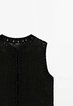 Massimo Dutti CREW NECK WITH EMBROIDERED DETAIL - Waistcoat - Black 19 Massimo Dutti CREW NECK WITH EMBROIDERED DETAIL - Waistcoat - Black -Massimo Dutti Shop 40c4af5d1e8a4d1db5fa41f210682b31