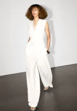 Massimo Dutti SLEEVELESS TUXEDO COLLAR WITH BELT - Waistcoat - White 12 Massimo Dutti SLEEVELESS TUXEDO COLLAR WITH BELT - Waistcoat - White -Massimo Dutti Shop 4164f7186bbf4529bd5cf8c09a0136aa