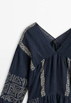 Massimo Dutti Blend Midi With Embroidery Detail - Day Dress - Dark Blue -Massimo Dutti Shop 4266714f67594cdfb793759163cdbee5