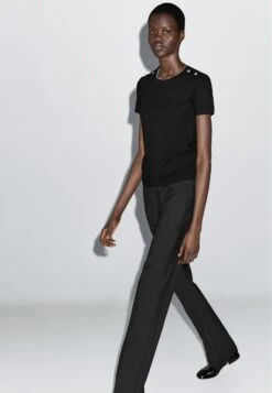 Massimo Dutti SHORT SLEEVE WITH BUTTONED SHOULDERS - Print T-shirt - Black -Massimo Dutti Shop 428a0db81d6f43d780249f58479f6859