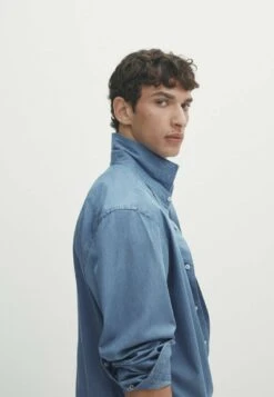 Massimo Dutti Fit Bleach Wash - Shirt - Blue 15 Massimo Dutti Fit Bleach Wash - Shirt - Blue -Massimo Dutti Shop 42d0557487864418ae83feaf399d6a2a