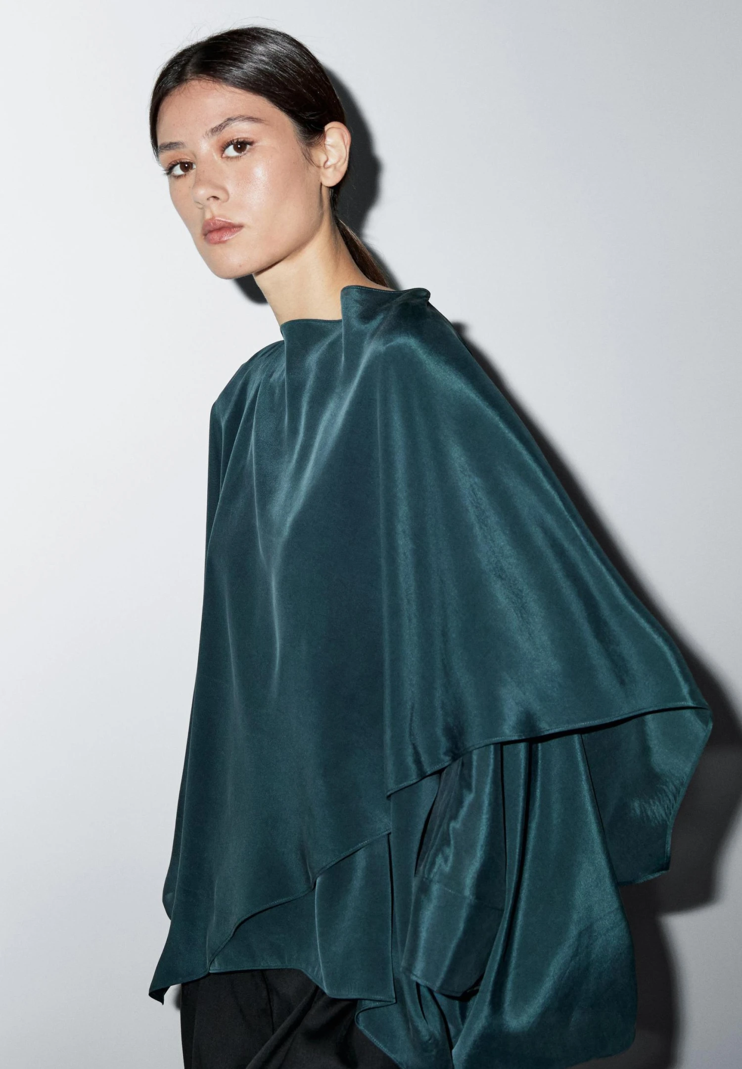 Massimo Dutti FLOWING -STYLE - Cape - Mottled Turquoise 7 Massimo Dutti FLOWING -STYLE - Cape - Mottled Turquoise - Image 5