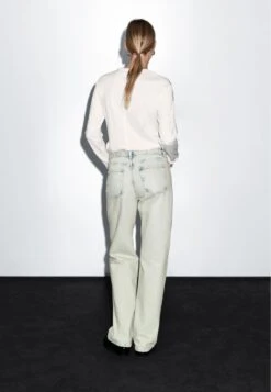 Massimo Dutti FADED MID-RISE WIDE-LEG - Straight Leg Jeans - Light Blue -Massimo Dutti Shop 437153c6ffec4f6ab40163c24a0c43f0