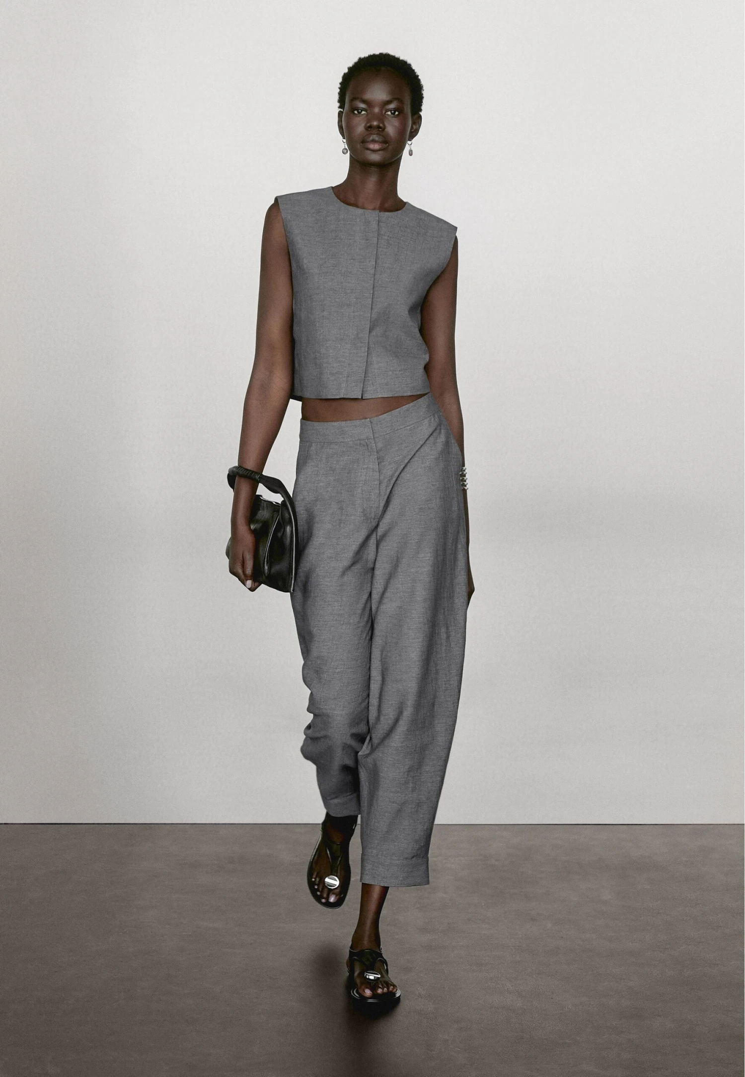 Massimo Dutti SHORT SLEEVELESS - Waistcoat - Grey 4 Massimo Dutti SHORT SLEEVELESS - Waistcoat - Grey - Image 2