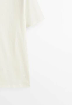 Massimo Dutti KurzärmeligesAus Reiner- Basic T-Shirt - Beige 13 Massimo Dutti KurzärmeligesAus Reiner- Basic T-Shirt - Beige -Massimo Dutti Shop 43a816ba580247ffb68706d402b74b62