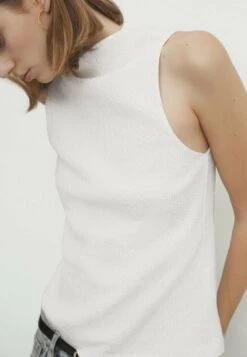 Massimo Dutti Textured Mock Turtleneck - Top - Beige -Massimo Dutti Shop 43b33a8231374722b0e904ade182d99b