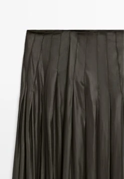 Massimo Dutti PINTUCK MIDI WITH WAXED FINISH - Pleated Skirt - Mottled Dark Green -Massimo Dutti Shop 43f1cb48976c4bc1a48dedf559f5cc68