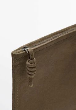 Massimo Dutti SMALL SPLIT POUCH WITH KNOT - Wallet - Sand -Massimo Dutti Shop 440fcb1e2c834d65ab5fd571c68ebd18