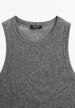 Massimo Dutti LIGHTWEIGHT HALTER NECK - Basic T-shirt - Dark Grey 18 Massimo Dutti LIGHTWEIGHT HALTER NECK - Basic T-shirt - Dark Grey -Massimo Dutti Shop 4462170484e8494aafa2b5f61c961f42