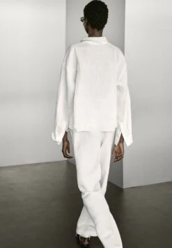 Massimo Dutti GARMENT WITH EMBROIDERED DETAIL - Button-down Blouse - White -Massimo Dutti Shop 44cbd4ed97574cd6bfc1d196d24567ab