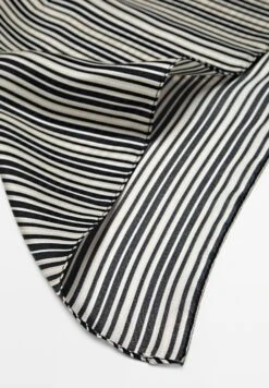 Massimo Dutti Foulard - Dark Blue -Massimo Dutti Shop 45f022ca696e4d4bb6d65b5fcd777ada