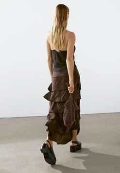 Massimo Dutti MIDI WITH RUFFLE DETAIL - Maxi Skirt - Dark Brown -Massimo Dutti Shop 4732db615af349efa3964a3c72fdde13