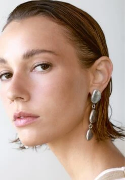 Massimo Dutti DOUBLE-STRAP WITH ROUND NECK - Basic T-shirt - Beige 14 Massimo Dutti DOUBLE-STRAP WITH ROUND NECK - Basic T-shirt - Beige -Massimo Dutti Shop 473bd852184246e5899a4bf33856afc9