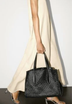 Massimo Dutti LONG FLOWING V-NECK - Maxi Dress - Yellow -Massimo Dutti Shop 4755660564ec49b8b850e6b28a1de0b1