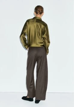 Massimo Dutti BARREL FIT - Trousers - Dark Brown 14 Massimo Dutti BARREL FIT - Trousers - Dark Brown -Massimo Dutti Shop 47979de0f9634bf1867b7a70ae610305