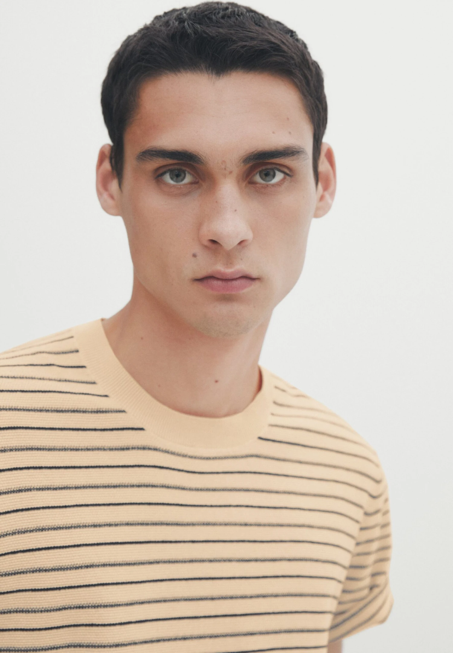 Massimo Dutti Short Sleeve With Irregular Stripes - Print T-Shirt - Beige 6 Massimo Dutti Short Sleeve With Irregular Stripes - Print T-Shirt - Beige - Image 4